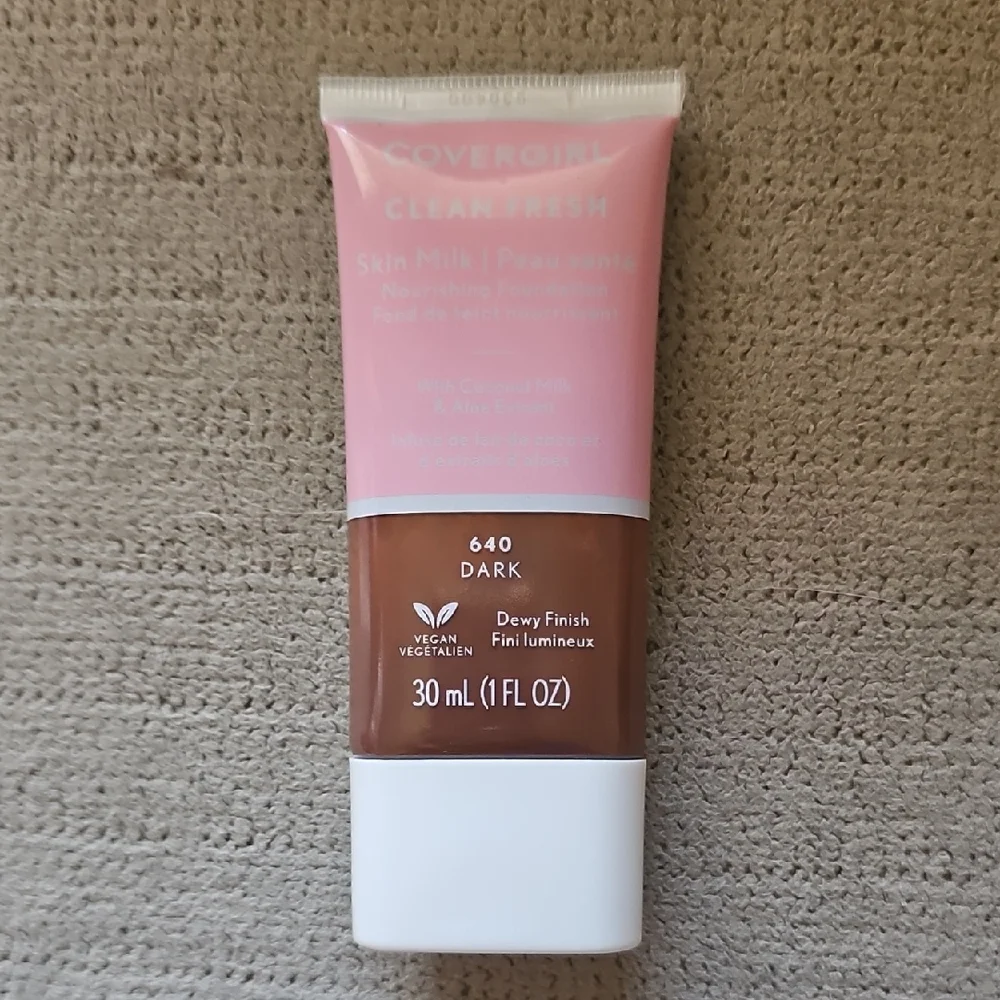 Covergirl Clean Fresh Skin Milk Foundation - 640 Dark #9